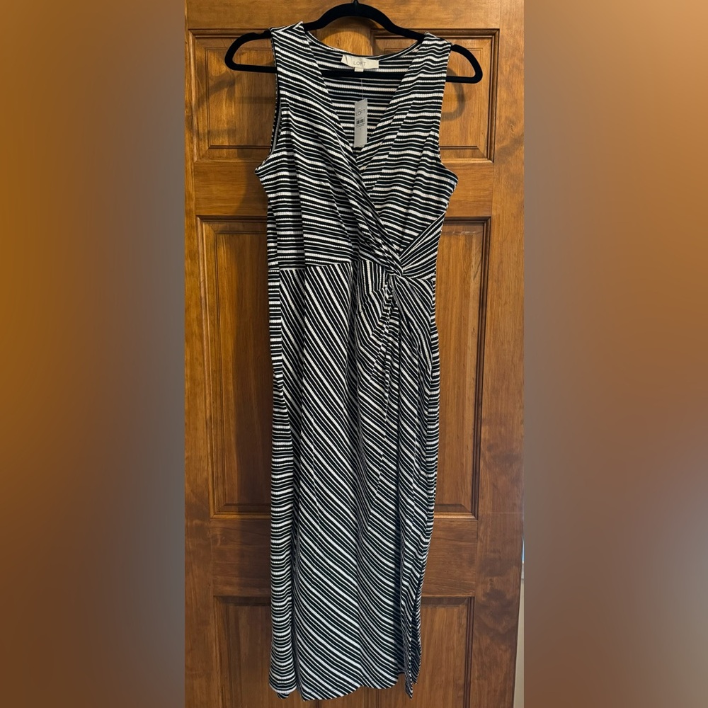LOFT V-Neck Maxi Dress